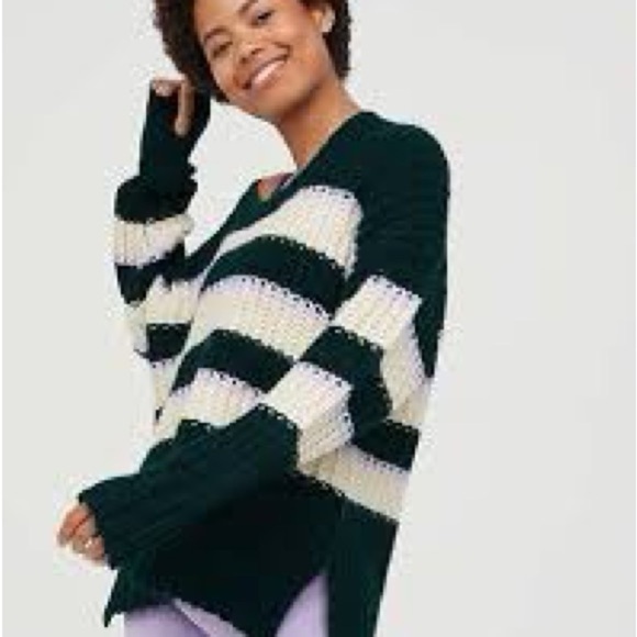 Offline by Aerie Green and Cream Bundle Up Sweater - NWT szM - Picture 2 of 6